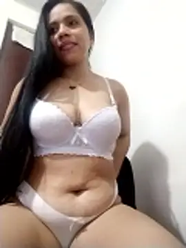 AriaRavelleのライブXXXチャット