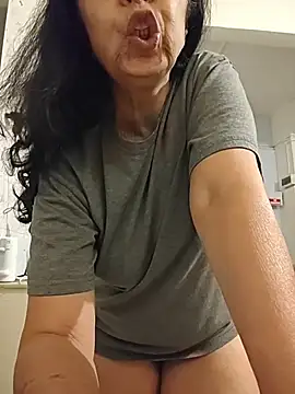 Chatroom XXX en direct de NakedMILFx