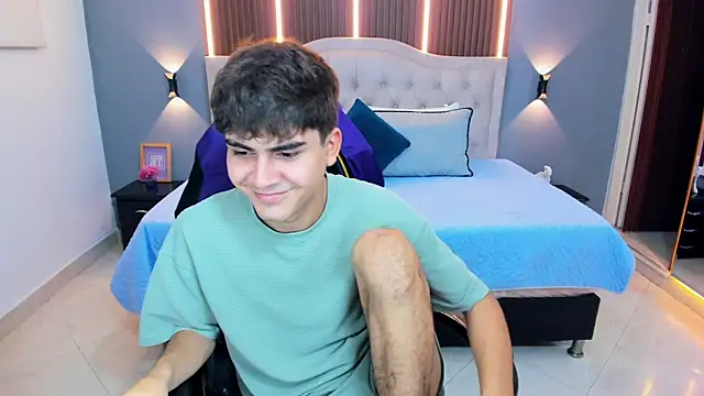 Tommy18__のライブXXXチャット