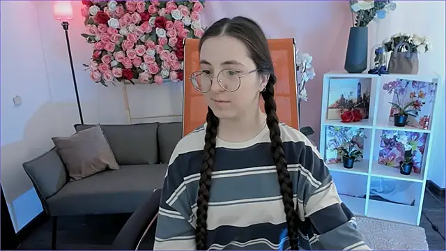 VirtuallVoyant Adlı Modelin Canlı XXX Sohbeti