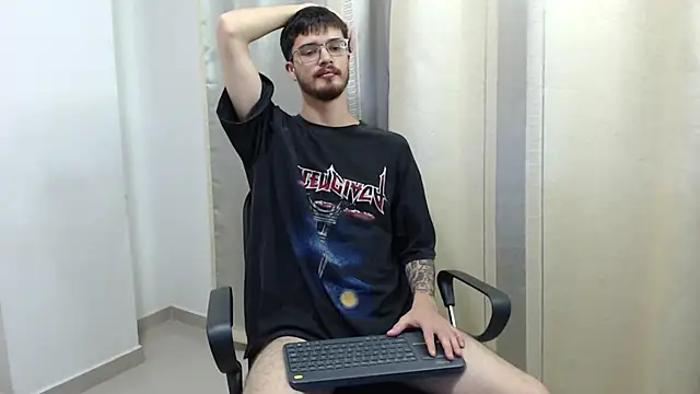 Show modela joseh0se na web-kameri