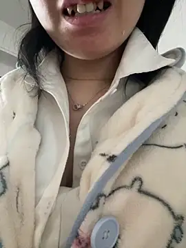 Cheating-wife Show in webcam