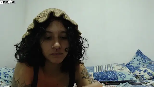 AlinaWoolf_'s Live XXX Chat