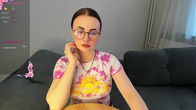 MewStellan Live XXX chat