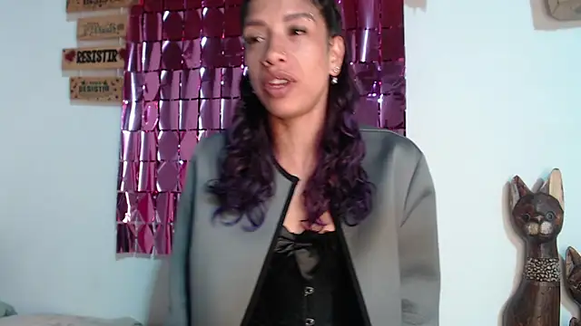 astrid_miller_1 লাইভ XXX চ্যাট