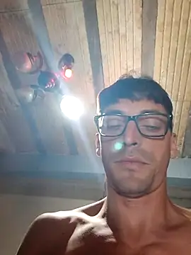 XXX chat uživo modela puak6666