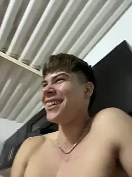 عرض كام Handsome_boys69