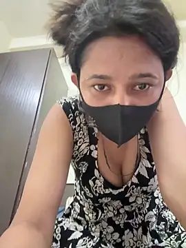 raavigirl Webcamshow