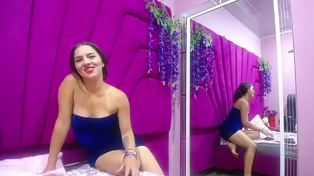 Chat XXX en directo de CooperEmma_