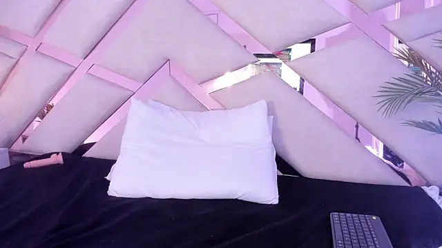 sophie_pariss' Live XXX Chat