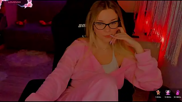 دردشة LilKittyX الجنسية المباشرة