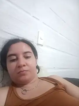 Camila-Valverde Live XXX-Chat
