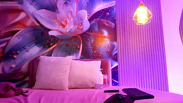 Chat +18 de rouxinferno_cr ao vivo