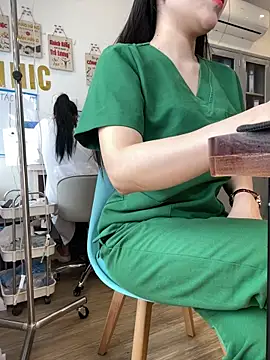 Clinic_Sexy Adlı Modelin Canlı XXX Sohbeti