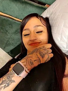 Lauraaa_pink18 Webcam-Show