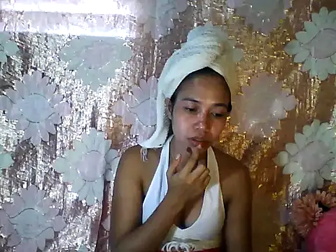 PinaySkinnyGirl élő XXX-chatje