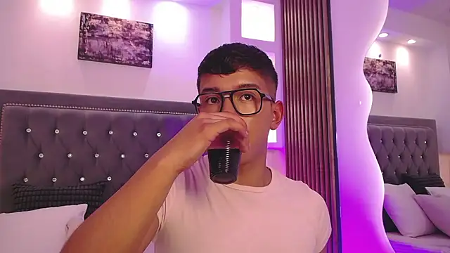 Fancy_Vixen: онлайн-секс-чат