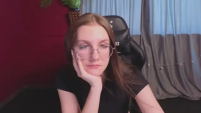 VixenLight Adlı Modelin Canlı XXX Sohbeti