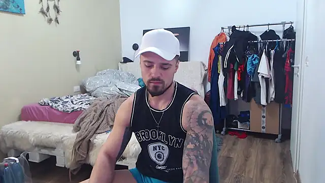 Tiberius_hunk Live XXX-Chat