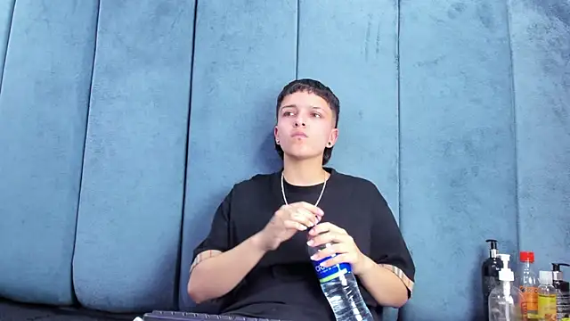 Chat +18 de Megan_Thompson_ ao vivo