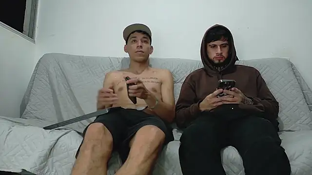 Party_Straight Show in webcam