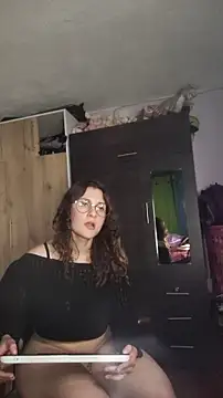 lindasyt 现场XXX聊天