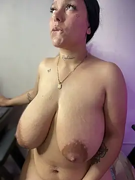 Chat XXX en directo de Miia__Taylor