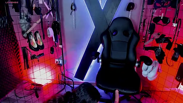 แชท XXX สดของ MissScarlet_Ela_bdsm