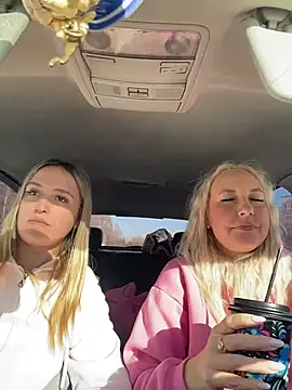 XXX chat uživo modela MerlinDave