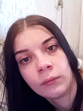 Show modela JhonSHelBy7LuNa na web-kameri