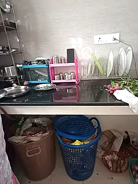 Tamil-hotwife's Live XXX Chat