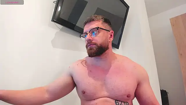 Findom_guy élő XXX-chatje