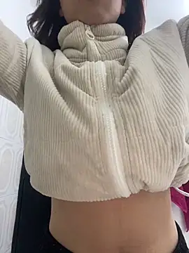 Czat XXX na żywo – alahia_pink