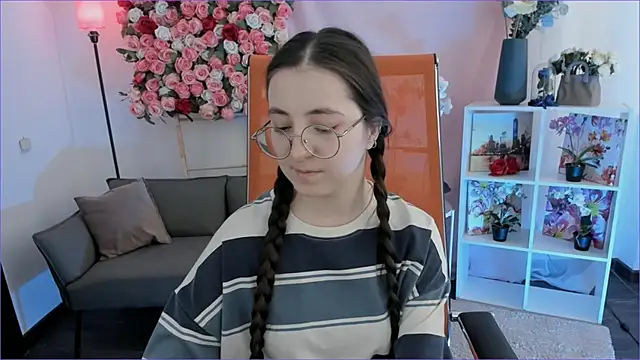 VirtuallVoyant's Live XXX Chat