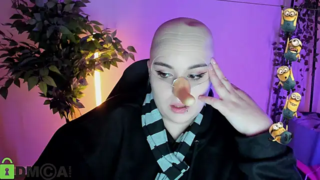 Mia_R0ss élő XXX-chatje