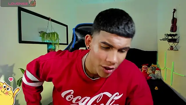 Damian_latinxxx Show in webcam