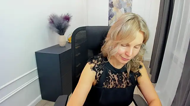 XXX chat uživo modela Sinty_Devis