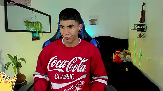 Damian_latinxxx Show in webcam