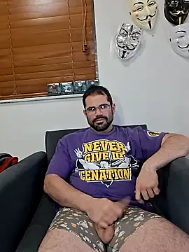 Zander823 live XXX chat