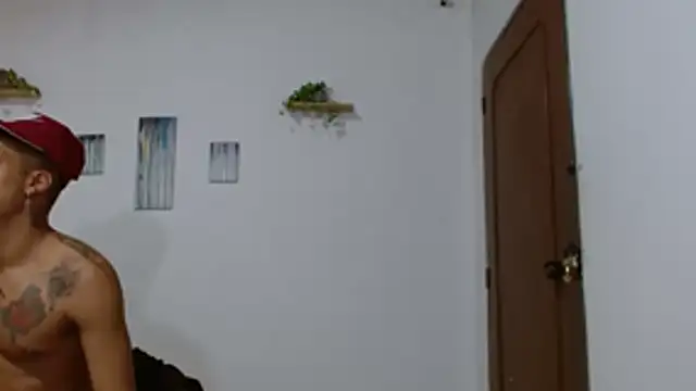 XXX chat uživo modela BrandonStond