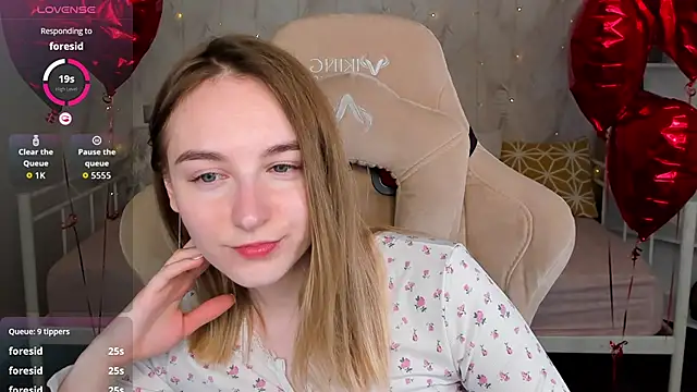 Shy_Polly élő XXX-chatje