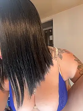 Онлайн чат XXX emily_acorn