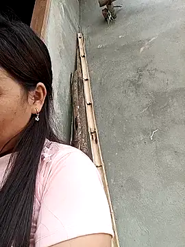 Chat +18 de Alice-567 ao vivo