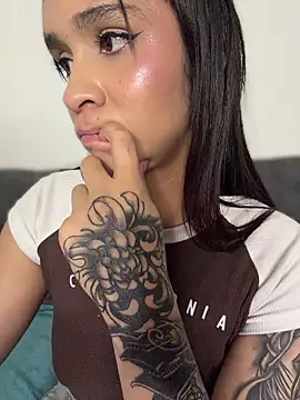 Isabella-Teen's Live XXX Chat