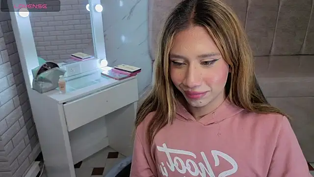 Evy_Luxx_v: απευθείας συνομιλία ΧΧΧ