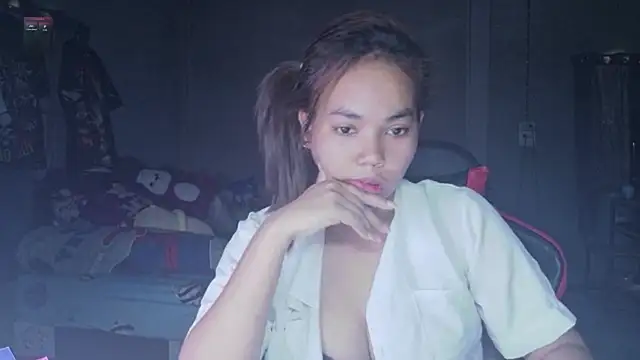 Pearlveil Pertunjukan Webcam