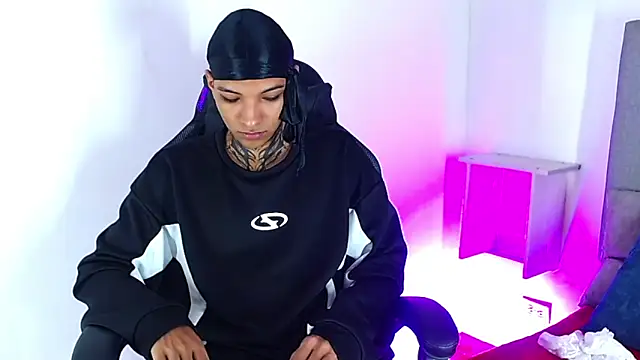 Chat +18 de Rick_Wade ao vivo