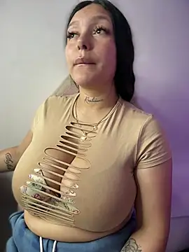 Miia__Taylor élő XXX-chatje