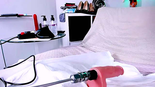 2bigass4_u Live XXX-chat