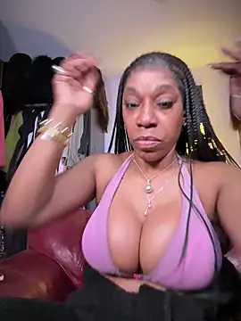 Chat +18 de Kennady_Buxum_Goddess ao vivo